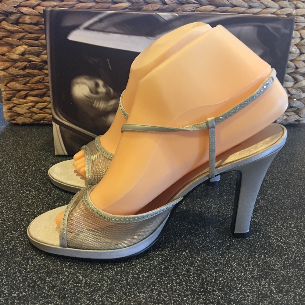 New Nina Silver Luster Satin Shoes w Rhinestones 8